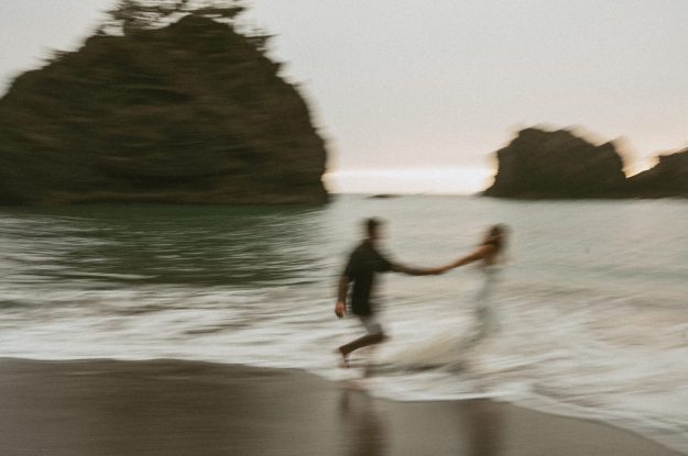 How to Elope in Oregon in the Winter: Best Elopement Locations